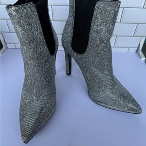 Black Suede Heeled Boots with Sleek Design and Comfort